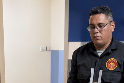 Vereadora trans Benny Briolly sai de ambulância após confusão em banheiro em Niterói