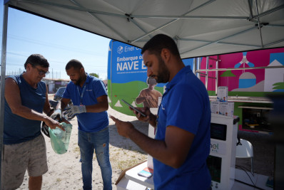 Enel Rio leva atendimento móvel para moradores de Magé