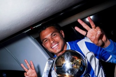Thiago Silva avalia renovar com o Porto ou encerrar sua carreira