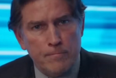 Trailer de 'Dark Horse' exibido em reunião tem facada como conluio do sistema contra Bolsonaro