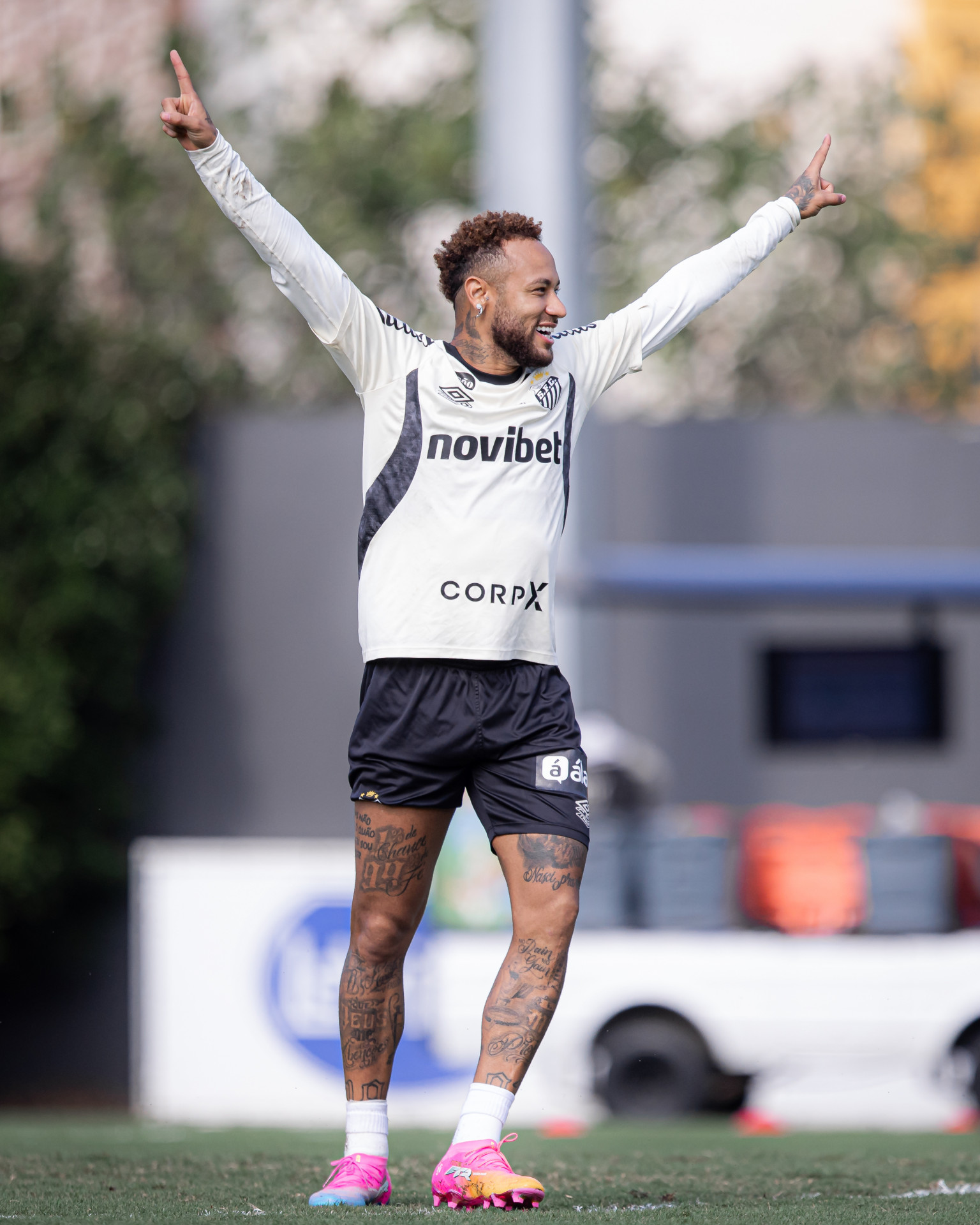 Para evitar lesões antes da Copa, Neymar não deve defender o Santos nos próximos jogos