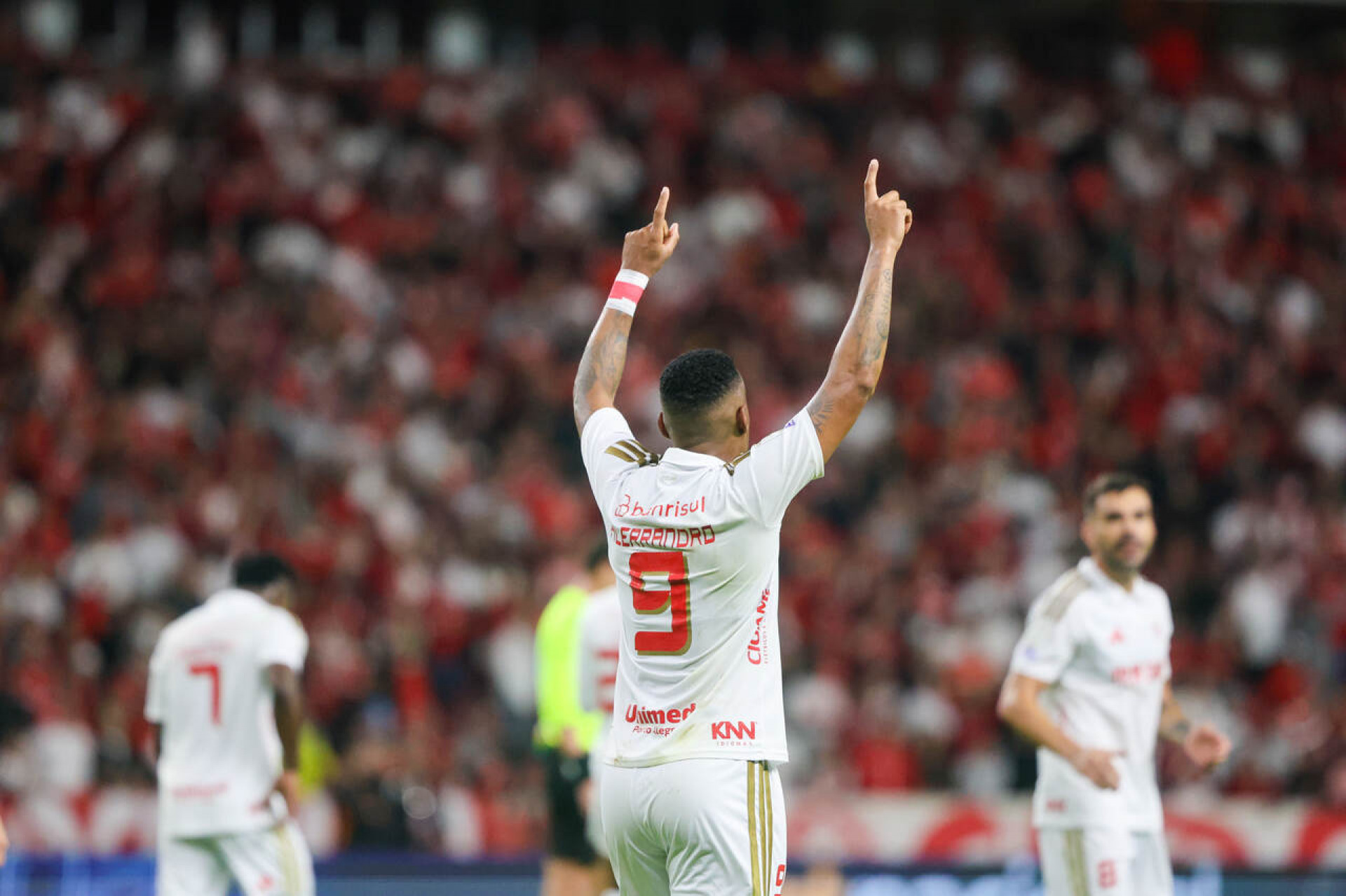 Internacional sobe na tabela do Brasileir&atilde;o e vive melhor fase com Pezzolano