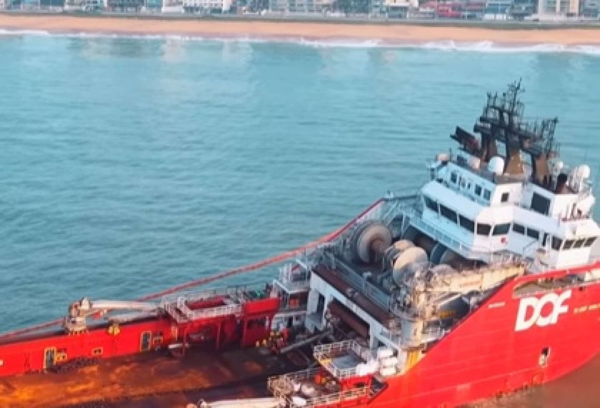 Acidente com rebocador em Macaé acende alerta sobre segurança no trabalho offshore