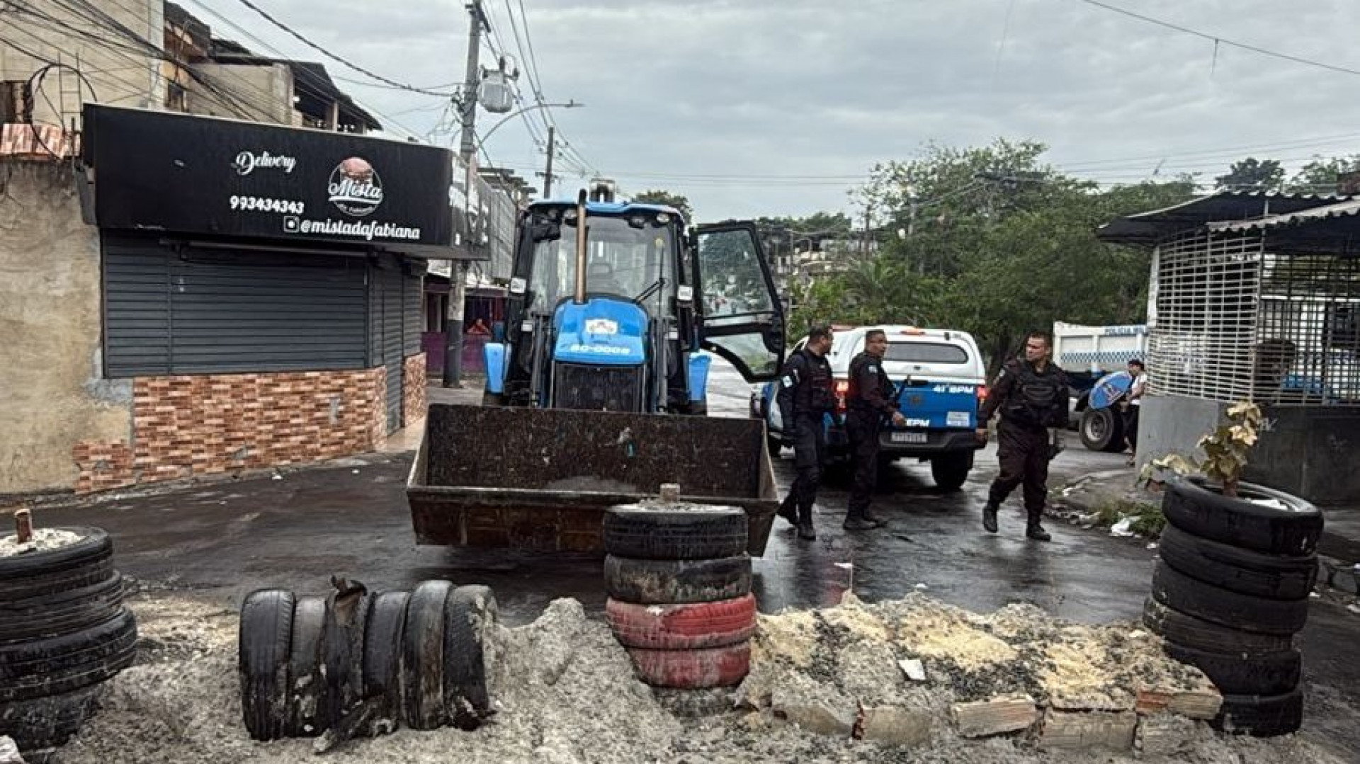 Operação da PM retira barricadas no Complexo do Chapadão  - Divulgação / PMERJ