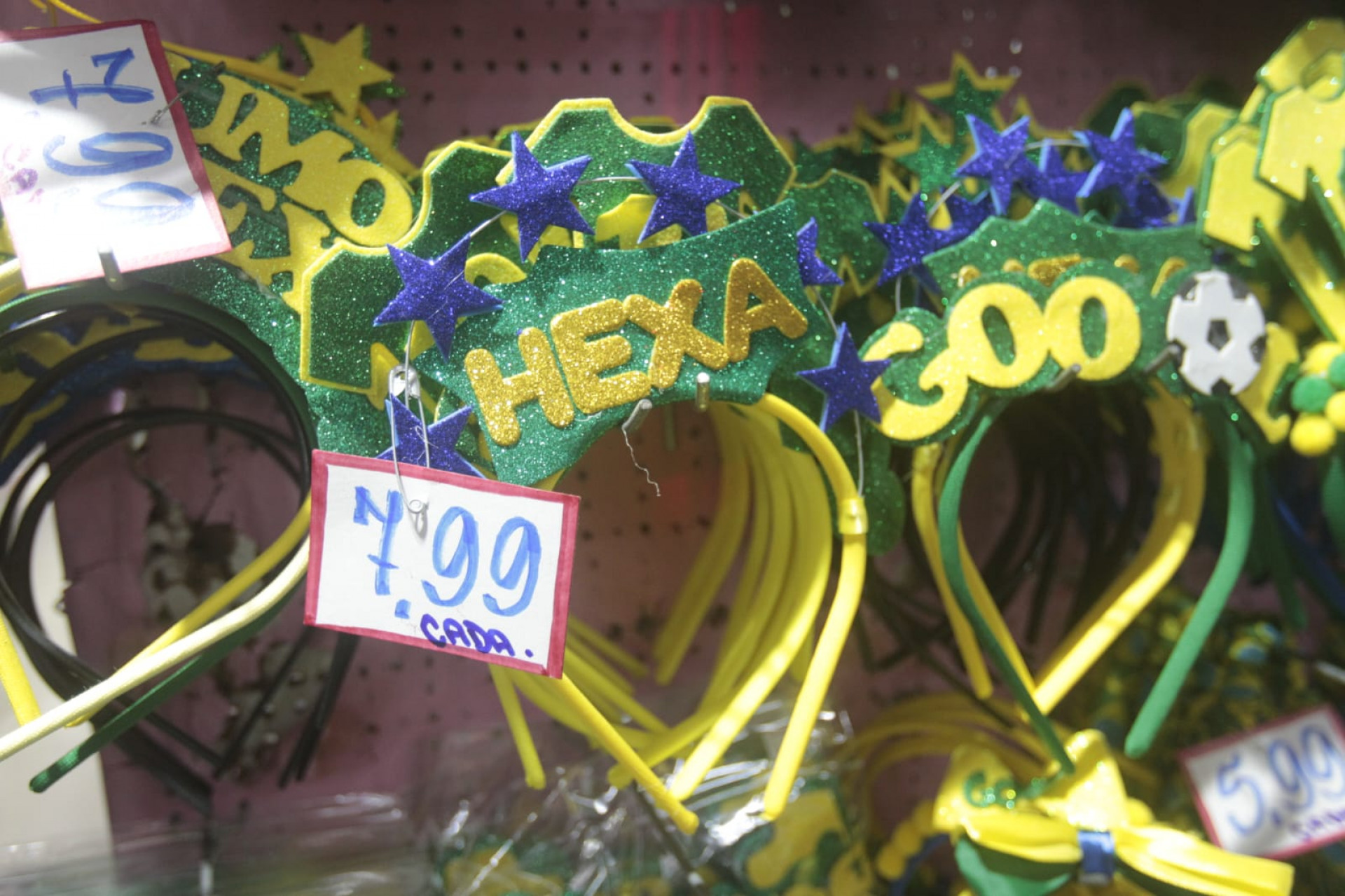 Tiaras com referências ao Brasil - Reginaldo Pimenta / Agência O Dia