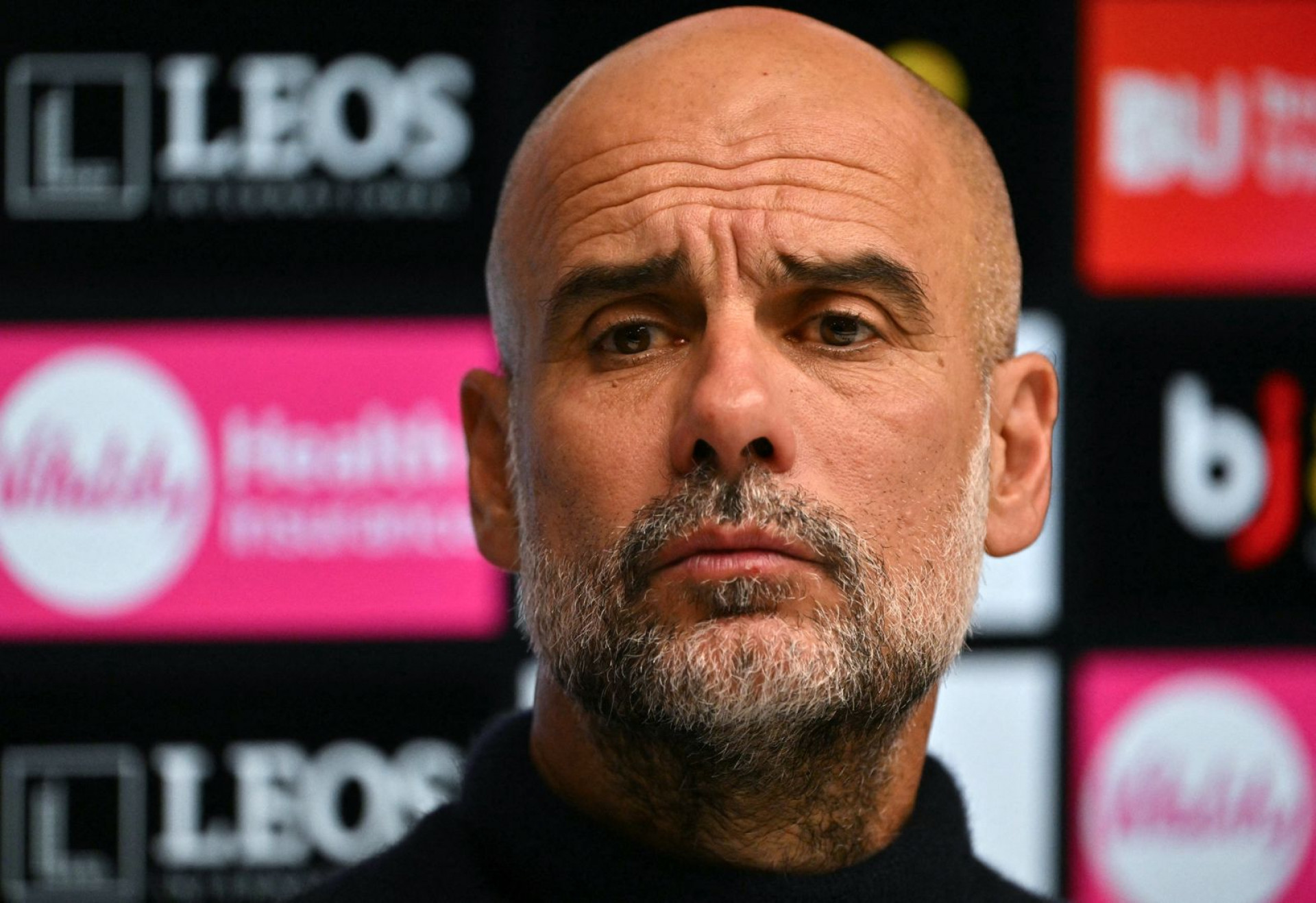 Guardiola adia decisão sobre futuro no City: 'Tenho que falar com meu presidente'