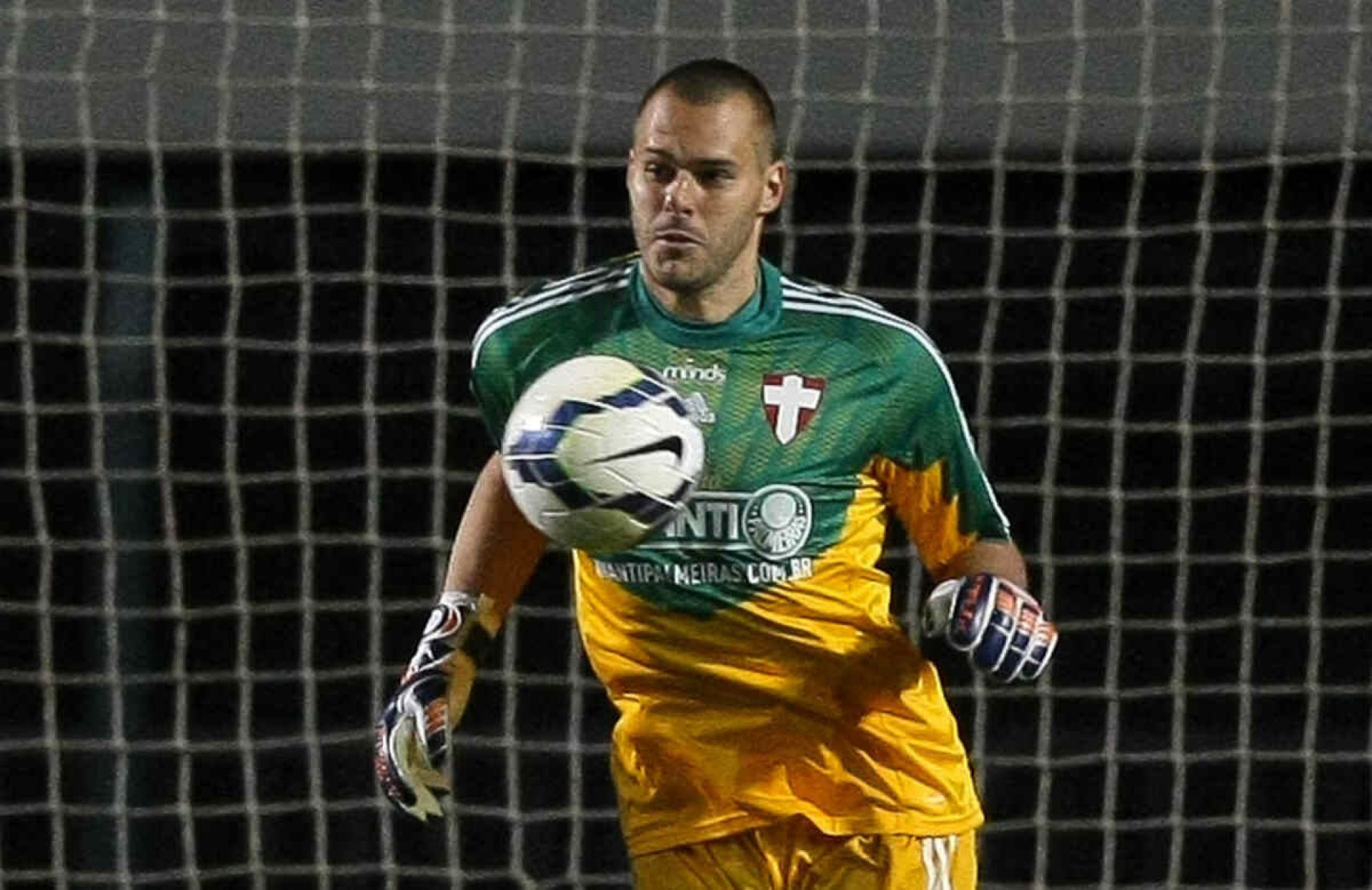 Lembra dele? Ex-goleiro do Palmeiras busca emprego no LinkedIn