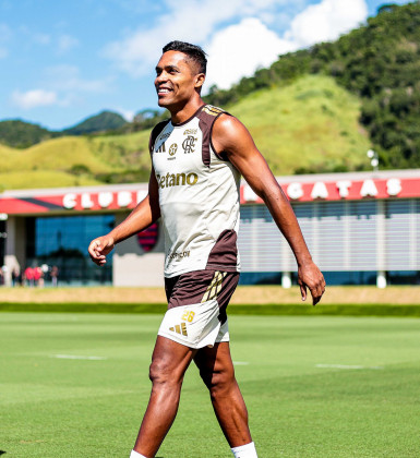 Convocado, Alex Sandro gera preocupação no <br>Fla por questão física