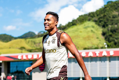 Convocado para a Copa, Alex Sandro gera preocupação no Flamengo por questão física