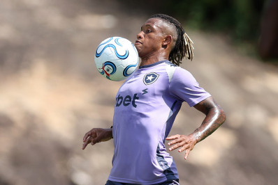 Danilo não deve mais jogar pelo Botafogo e sonha em defender clube europeu na Liga dos Campeões
