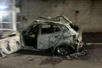 Criminosos colocam fogo em carro de empresa de internet em Itaboraí