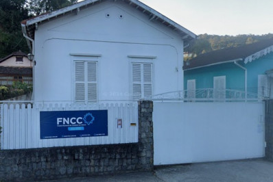 FNCC promove ação de conscientização sobre câncer bucal em Petrópolis