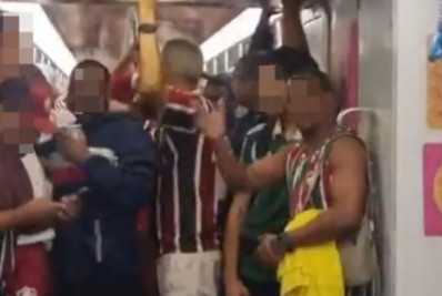 Torcedores do Fluminense se envolvem em confusão com mulheres em vagão feminino do metrô