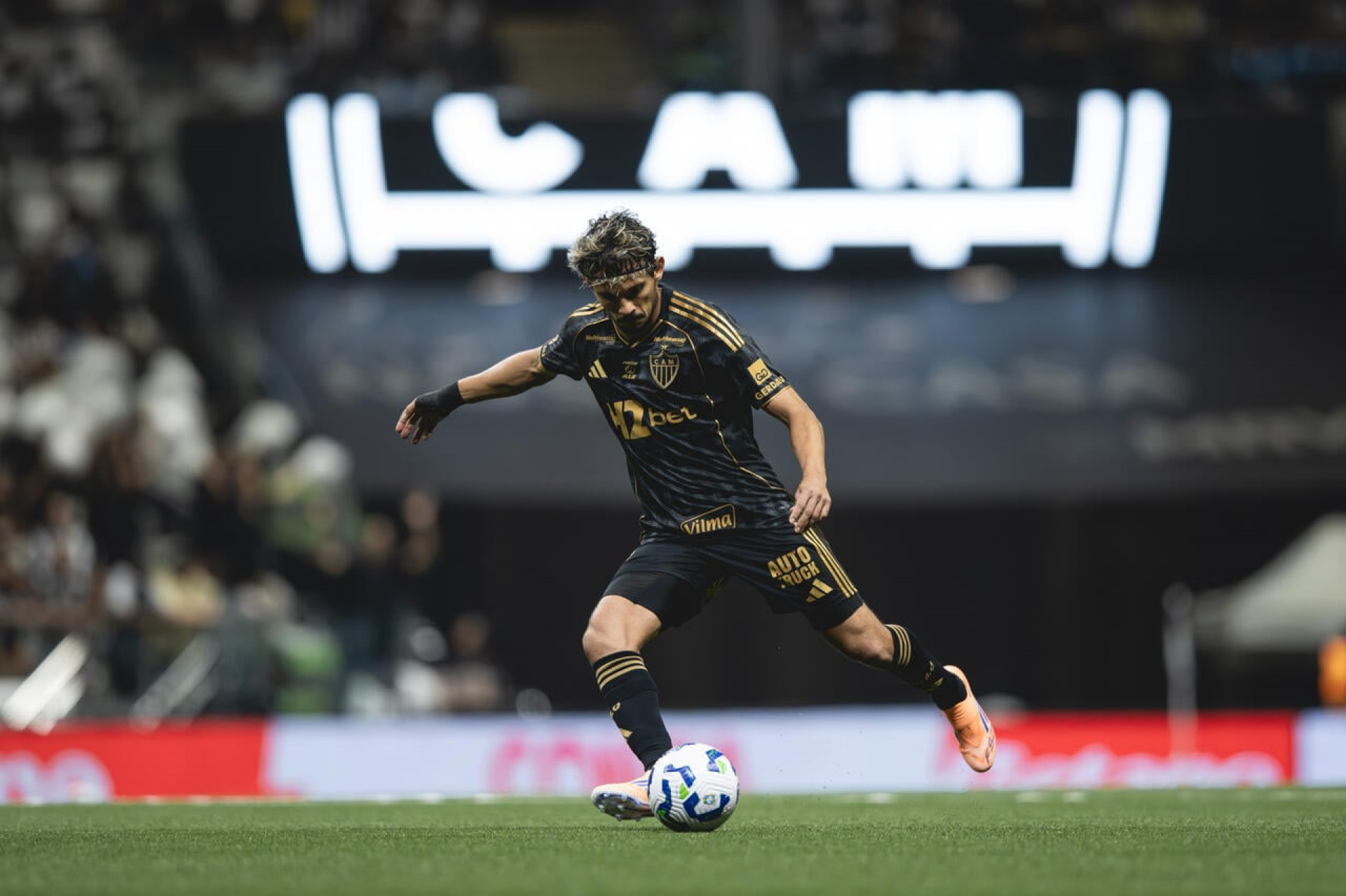 Scarpa passa por cirurgia e retorna ao Atl&eacute;tico ap&oacute;s a Copa do Mundo