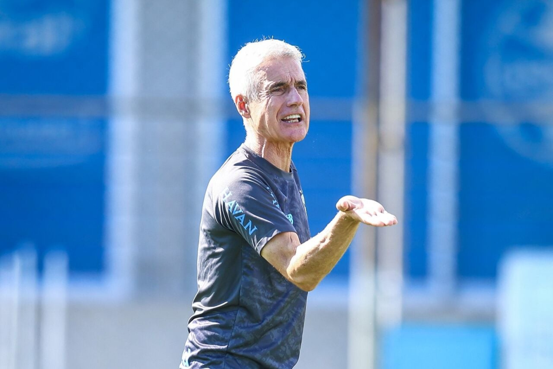 Gr&ecirc;mio perde Gustavo Martins, e Lu&iacute;s Castro muda defesa contra o Palestino