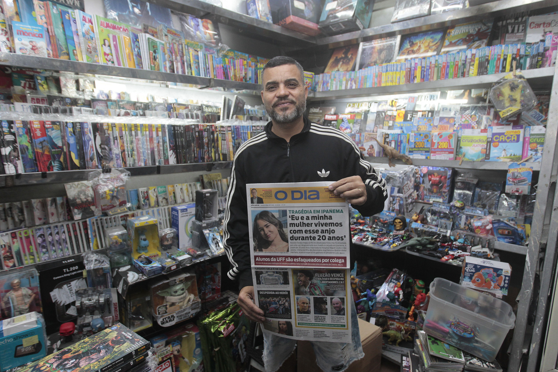 Marcelo de Santana, 51 anos, lembra da &eacute;poca do Jornal O DIA em preto e branco - Reginaldo Pimenta/Ag&ecirc;ncia O Dia