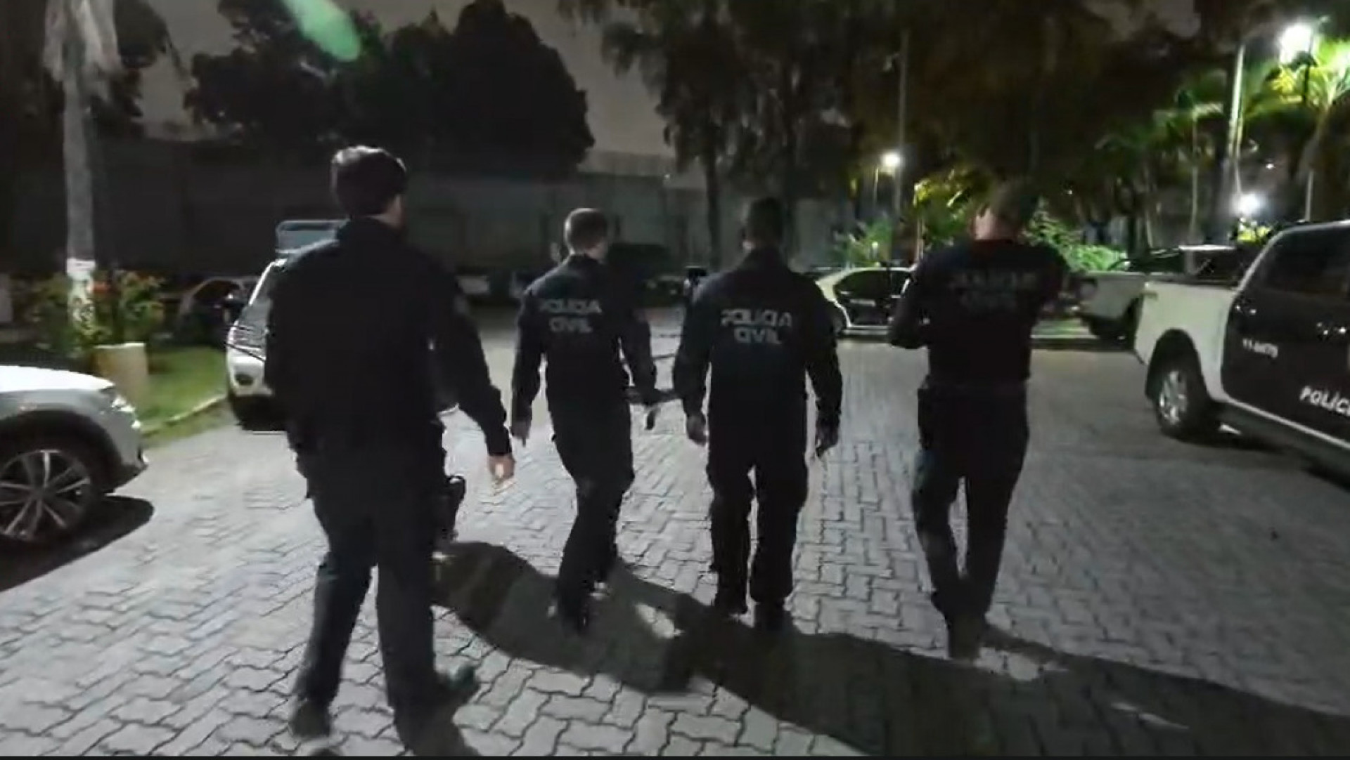 Agentes cumprem mandados de busca e apreensão nas zonas Oeste e Norte do Rio - Divulgação / PCERJ