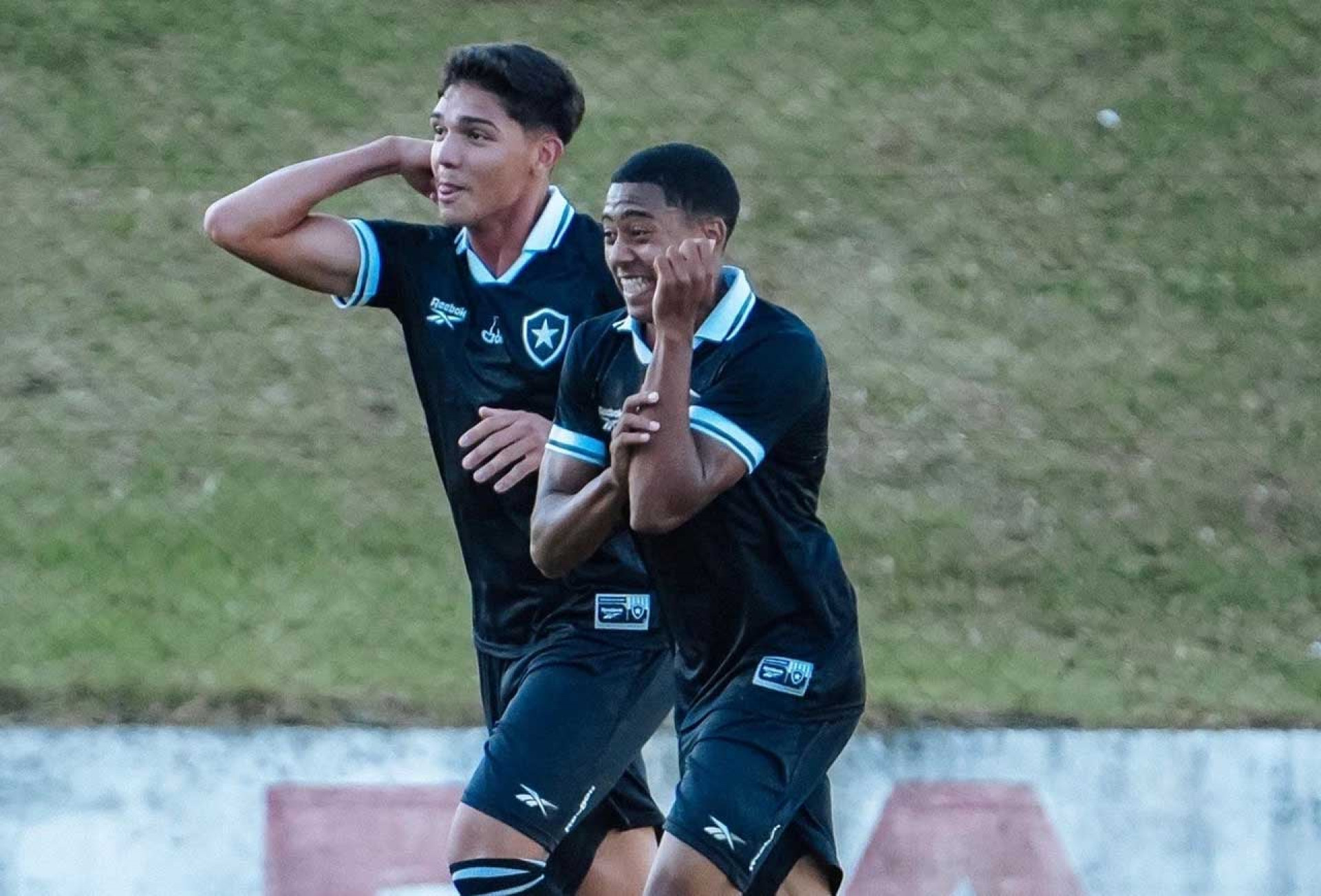 Athletico-PR x Botafogo: onde assistir, escala&ccedil;&otilde;es e arbitragem