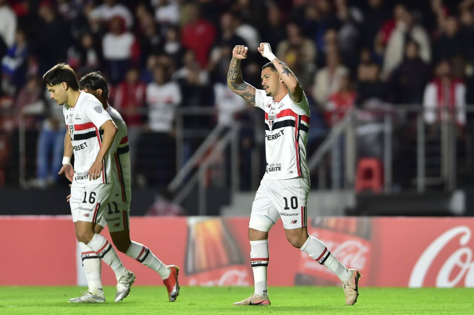 Luciano pede ajuda a Dorival para recuperar confian&ccedil;a do elenco do S&atilde;o Paulo