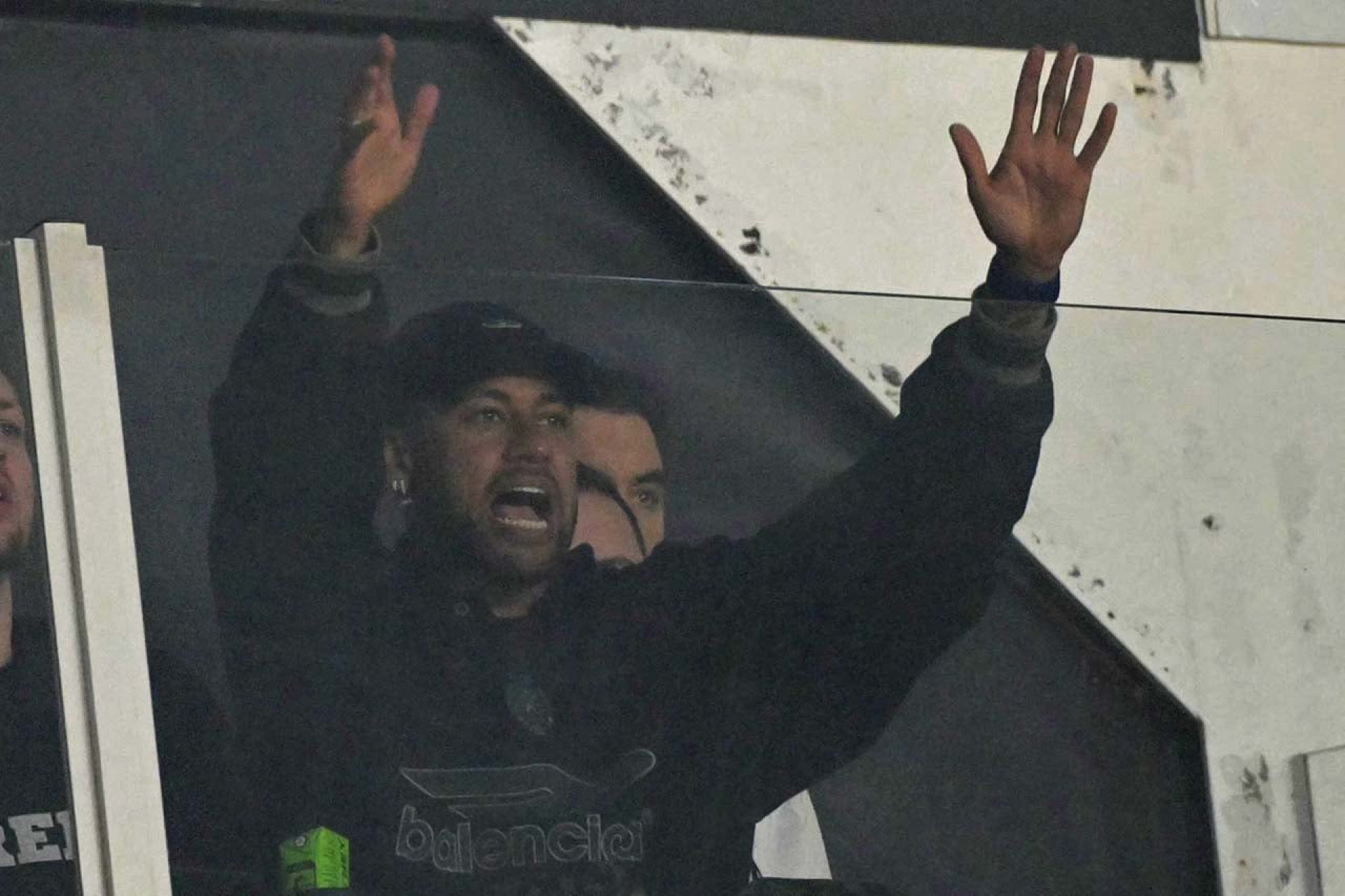 Santos volta a vacilar e trope&ccedil;a em casa diante do San Lorenzo
