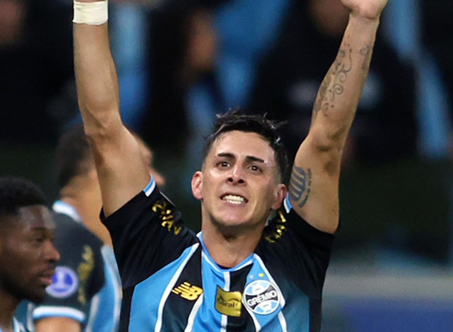 Gr&ecirc;mio bate Palestino e vai para jogo-chave por classifica&ccedil;&atilde;o direta na Sula
