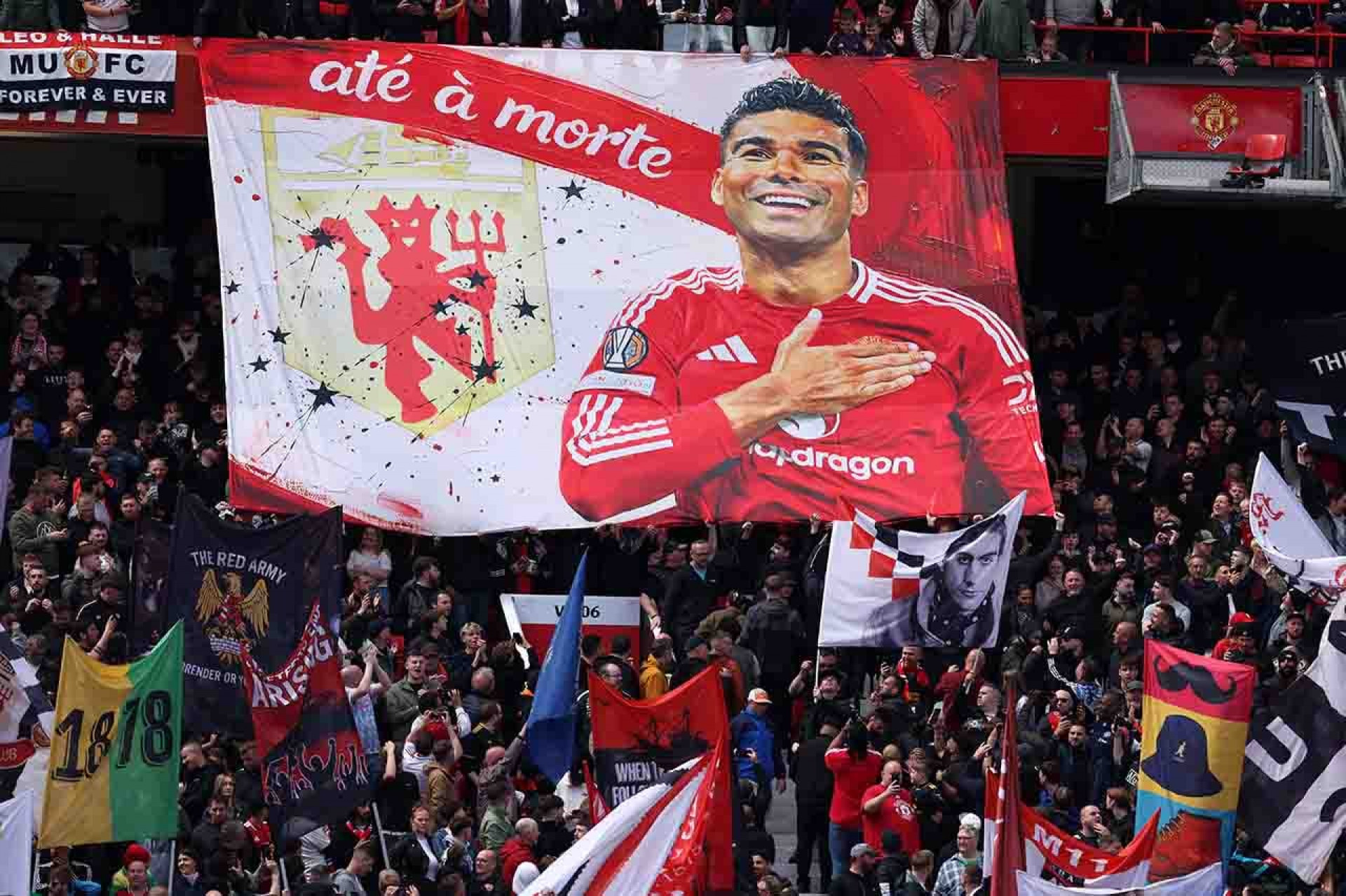 Casemiro encaminha acordo e jogar&aacute; com Messi nos Estados Unidos