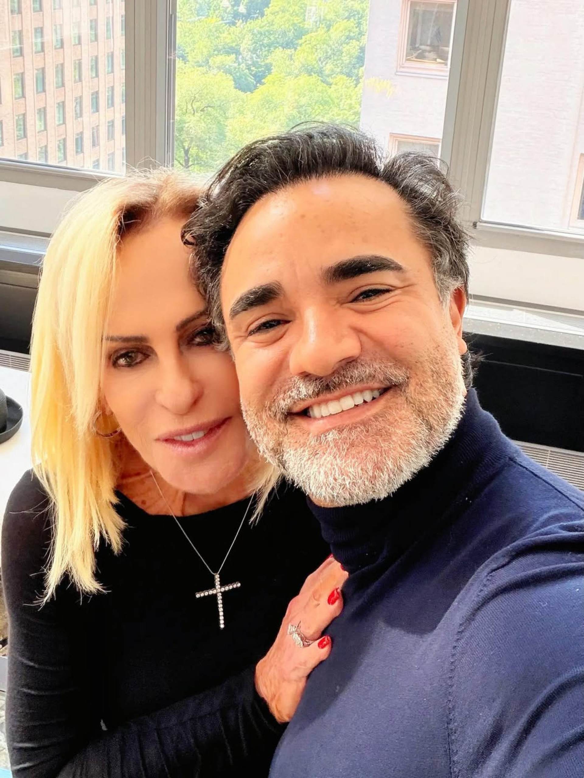 Ana Maria Braga posou agarradinha com F&aacute;bio Arruda - Reprodu&ccedil;&atilde;o/Instagram