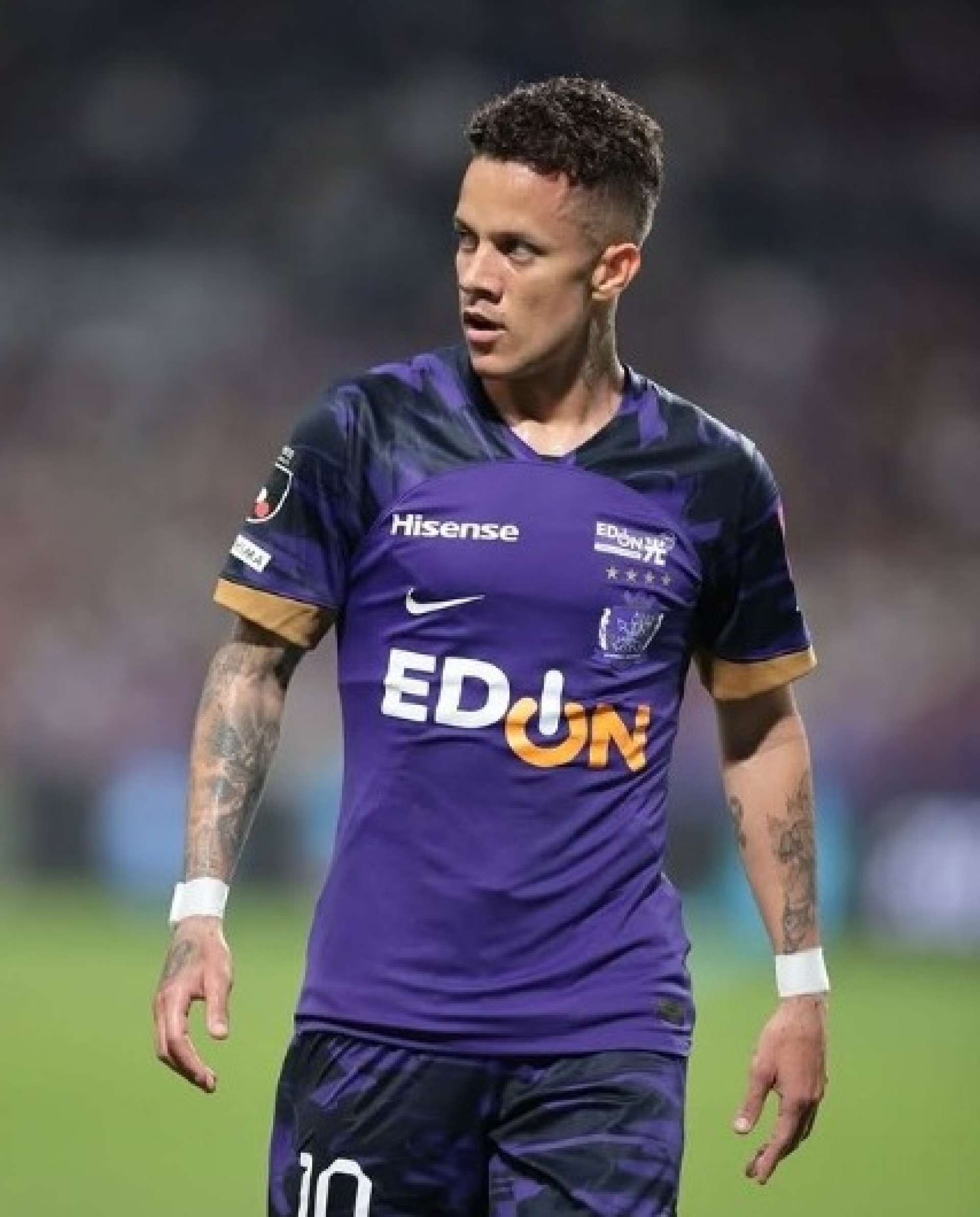 Campeão brasileiro pelo Fluminense, atacante acerta com clube da Série B