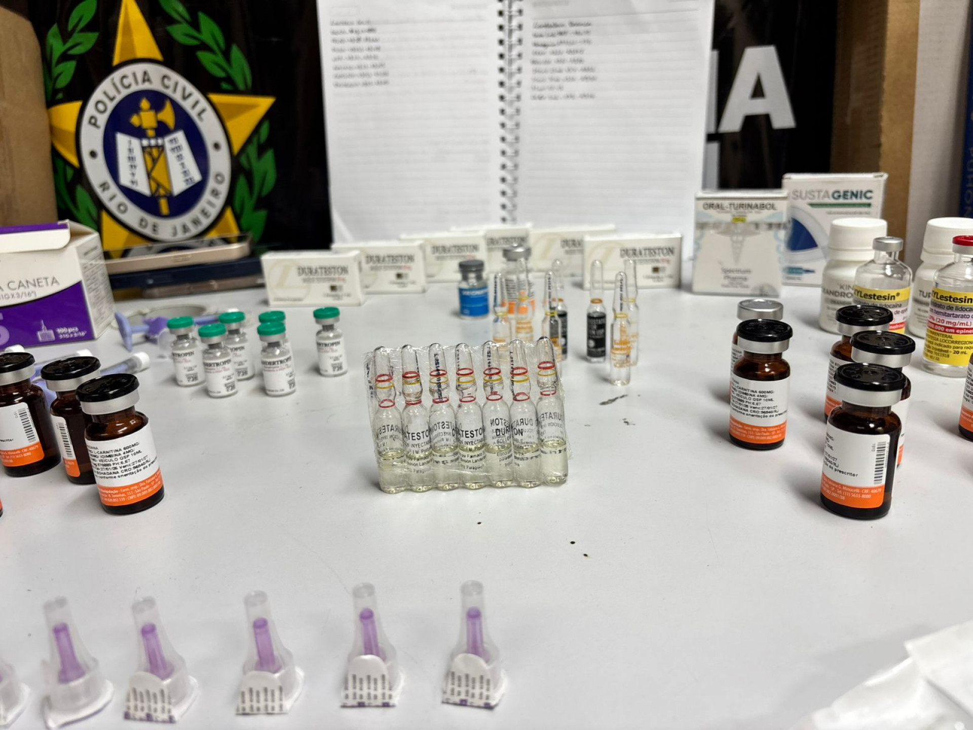André Luiz Corrêa, de 34 anos, foi preso por vender anabolizantes e medicamentos clandestinos - Divulgação/Polícia Civil