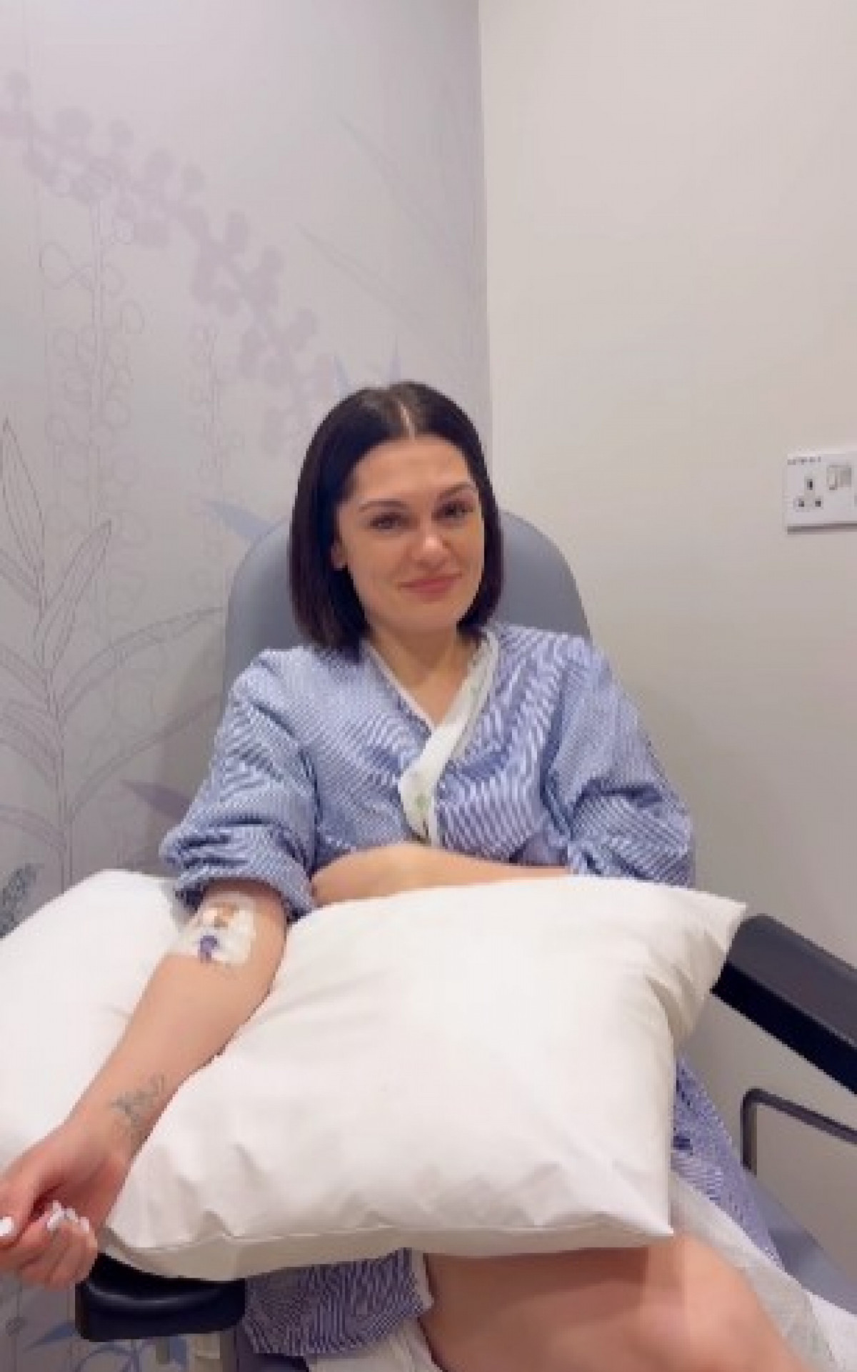Jessie J celebra remissão do câncer: 'Estou livre'