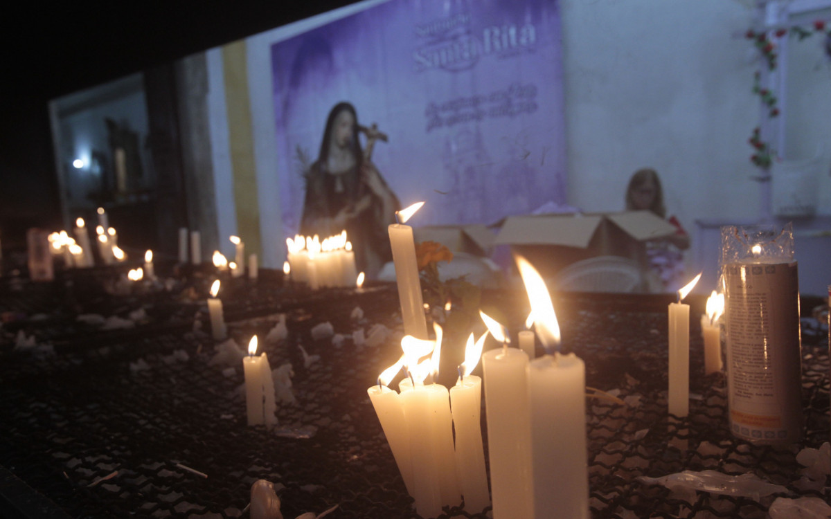 Santuário Arquidiocesano de Santa Rita, onde haverá amanhã uma festa pelo dia da santa. Na foto, movimentação dos devotos no local, nesta quinta-feira (21). - Reginaldo Pimenta/Agência O Dia