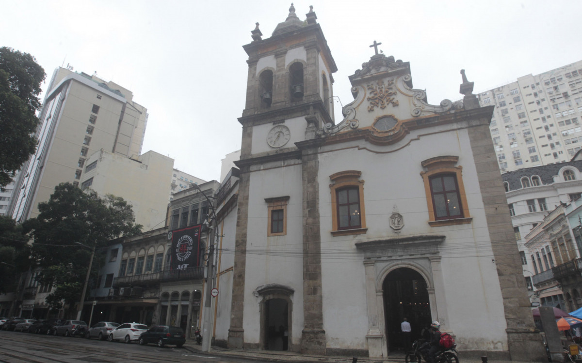 Santuário Arquidiocesano de Santa Rita, onde haverá amanhã uma festa pelo dia da santa. Na foto, movimentação dos devotos no local, nesta quinta-feira (21). - Reginaldo Pimenta/Agência O Dia