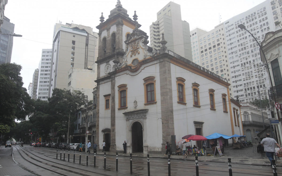 Santuário Arquidiocesano de Santa Rita, onde haverá amanhã uma festa pelo dia da santa. Na foto, movimentação dos devotos no local, nesta quinta-feira (21). - Reginaldo Pimenta/Agência O Dia