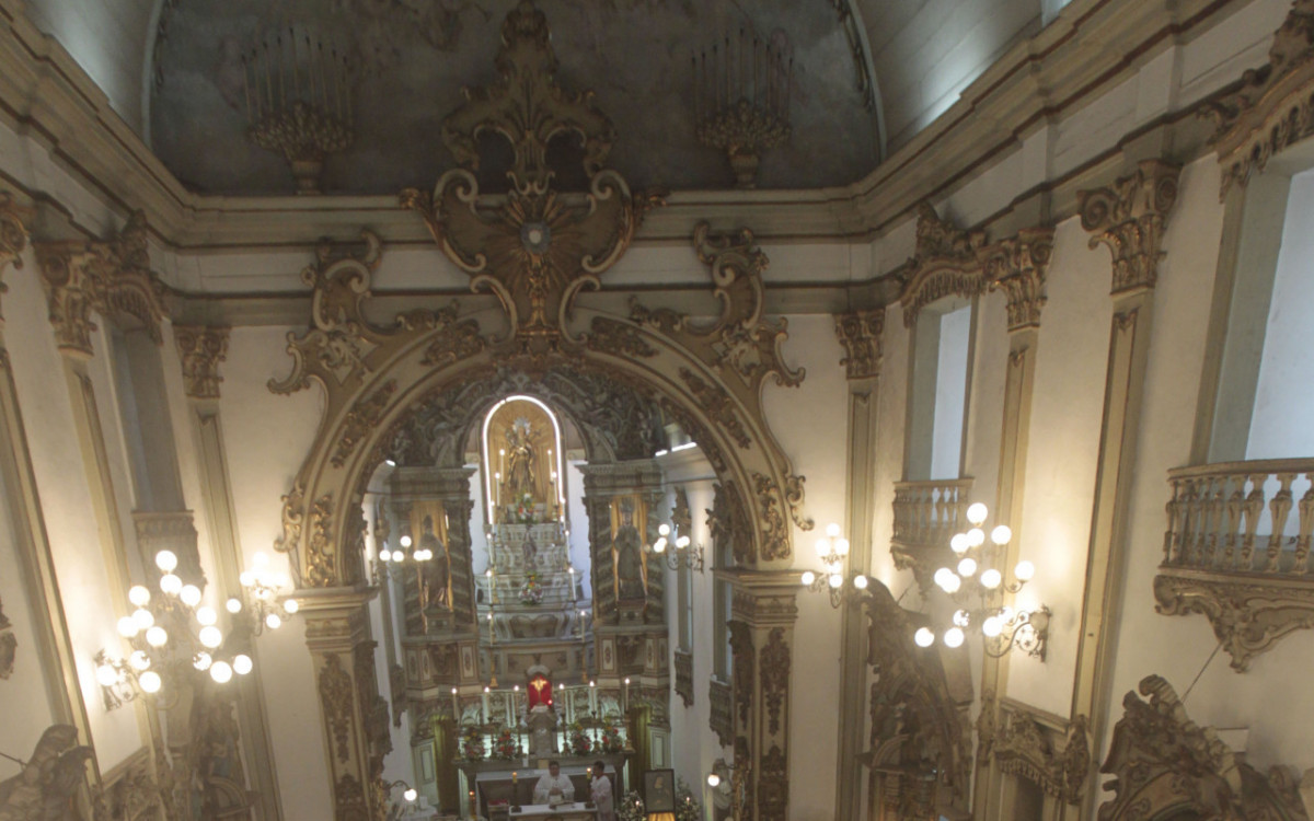 Santuário Arquidiocesano de Santa Rita, onde haverá amanhã uma festa pelo dia da santa. Na foto, movimentação dos devotos no local, nesta quinta-feira (21). - Reginaldo Pimenta/Agência O Dia