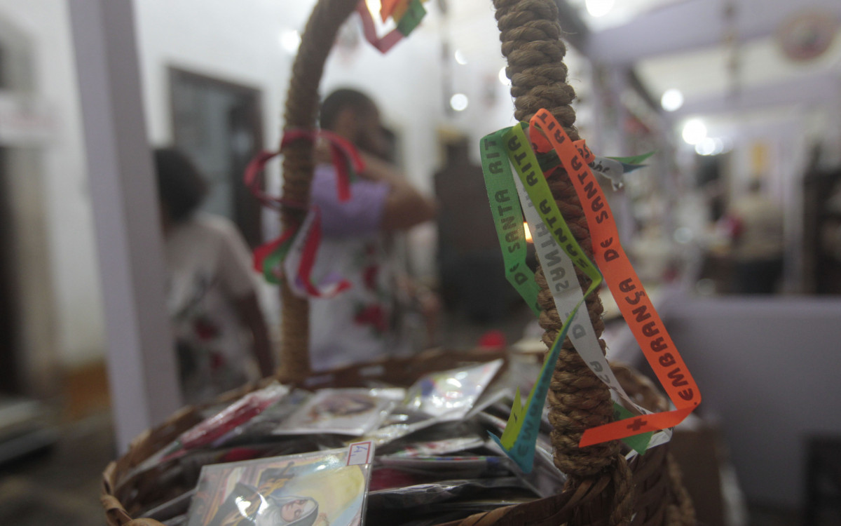 Santuário Arquidiocesano de Santa Rita, onde haverá amanhã uma festa pelo dia da santa. Na foto, movimentação dos devotos no local, nesta quinta-feira (21). - Reginaldo Pimenta/Agência O Dia