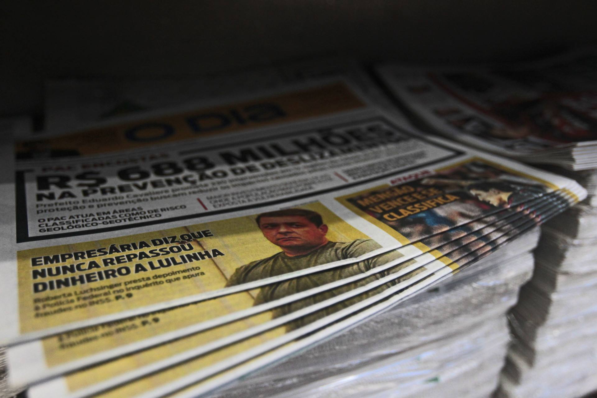 Movimenta&ccedil;&atilde;o de leitores do Jornal O Dia nas bancas de Jornais no Centro do Rio  - Reginaldo Pimenta/Ag&ecirc;ncia O Dia