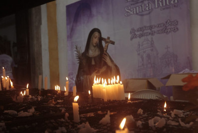 Santuário de Santa Rita celebra a padroeira das causas impossíveis nesta sexta com 12 missas e bênção das rosas 