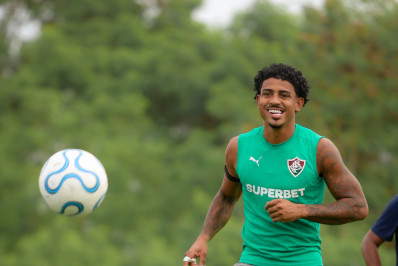 John Kennedy está na mira de clube italiano