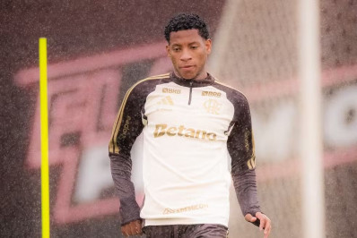 Recuperado, Plata volta a treinar e pode reforçar o Flamengo contra o Palmeiras