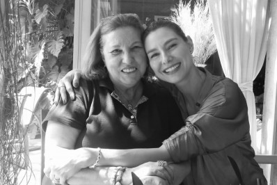 Lavinia Vlasak comunica morte da mãe: 'Vá em paz'