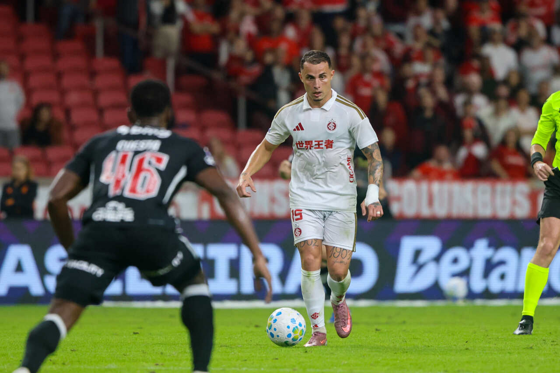STJD multa Internacional e Vasco por atraso em rein&iacute;cio de jogo