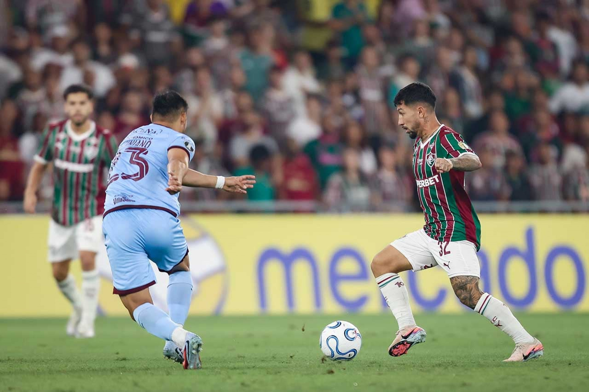 Fluminense sustenta invencibilidade com volta de Lucho Acosta