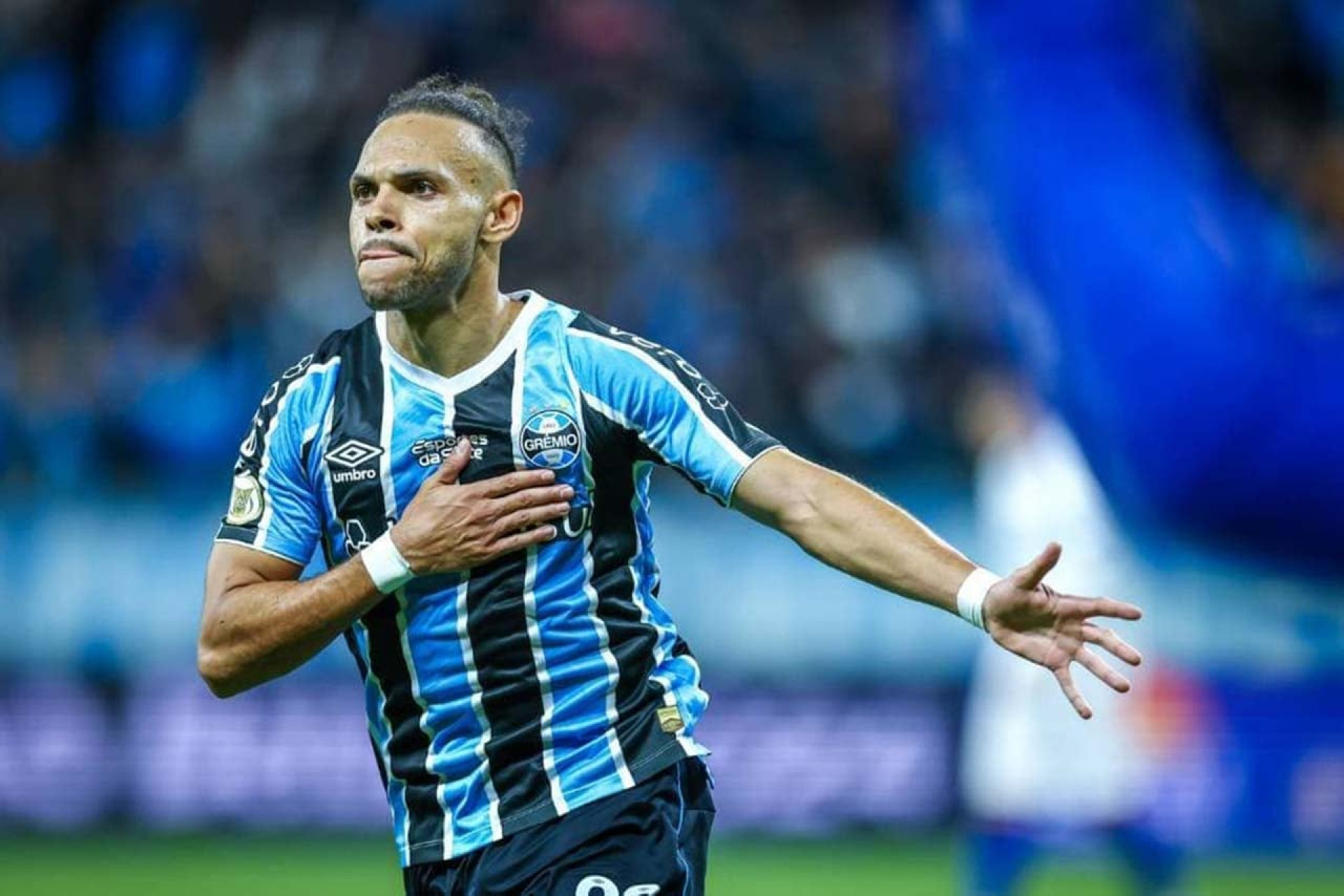 Lu&iacute;s Castro destaca triunfo do Gr&ecirc;mio sobre Palestino ap&oacute;s viagens longas