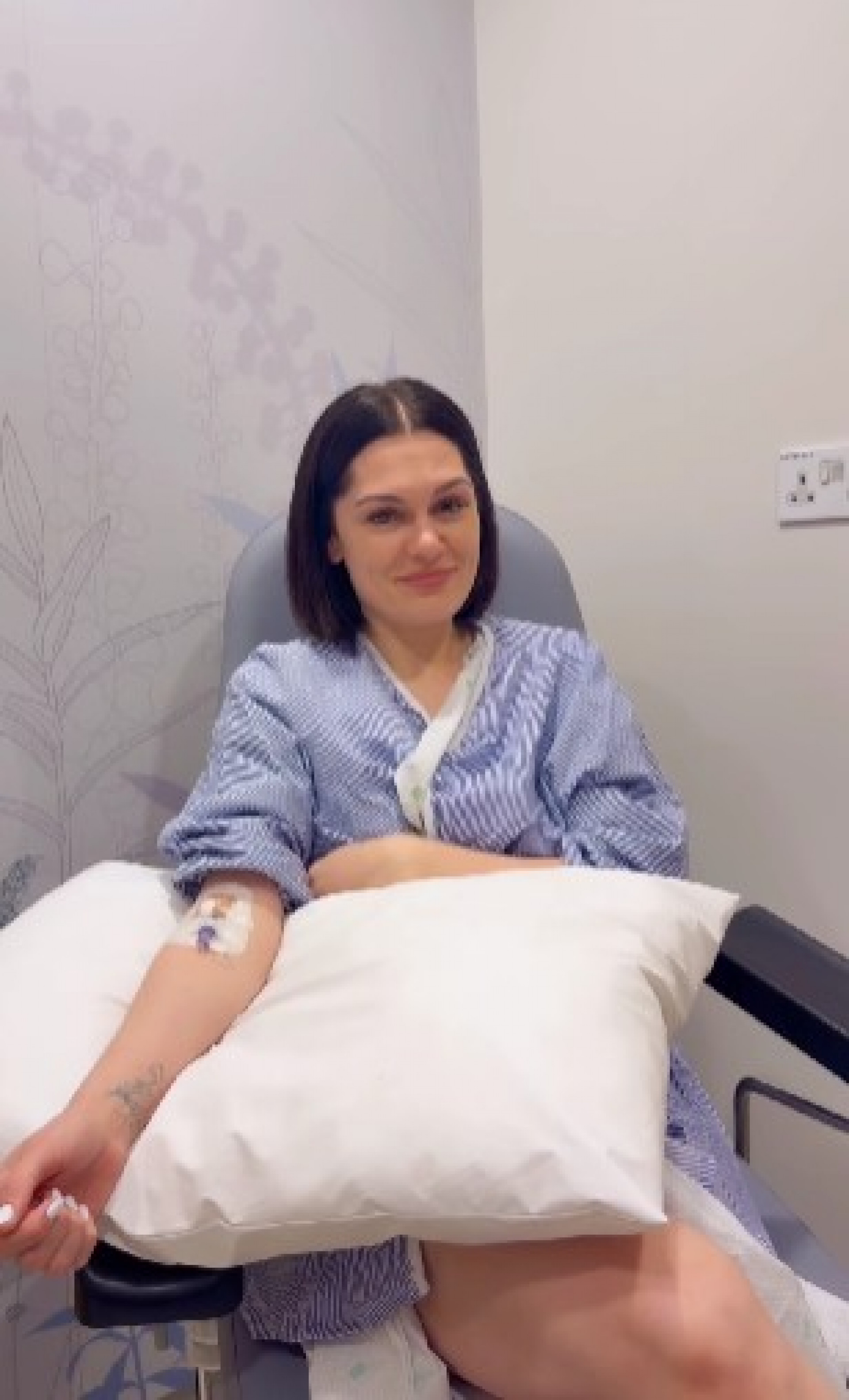 Jessie J celebra remissão do câncer: 'Estou livre' - Reprodução de vídeo / Instagram