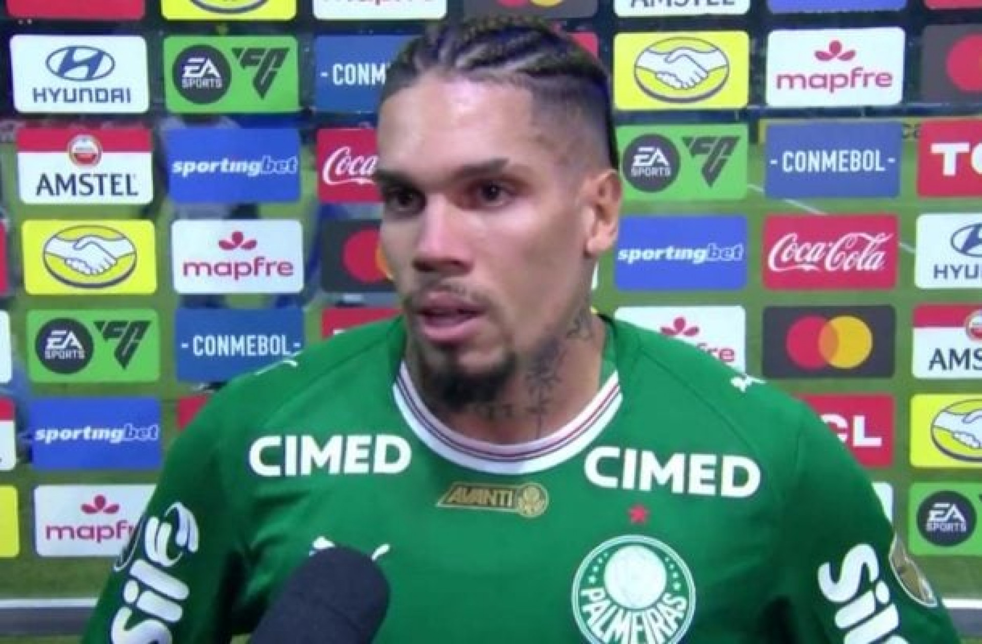 Paulinho cobra futebol melhor ap&oacute;s trope&ccedil;o do Palmeiras em casa