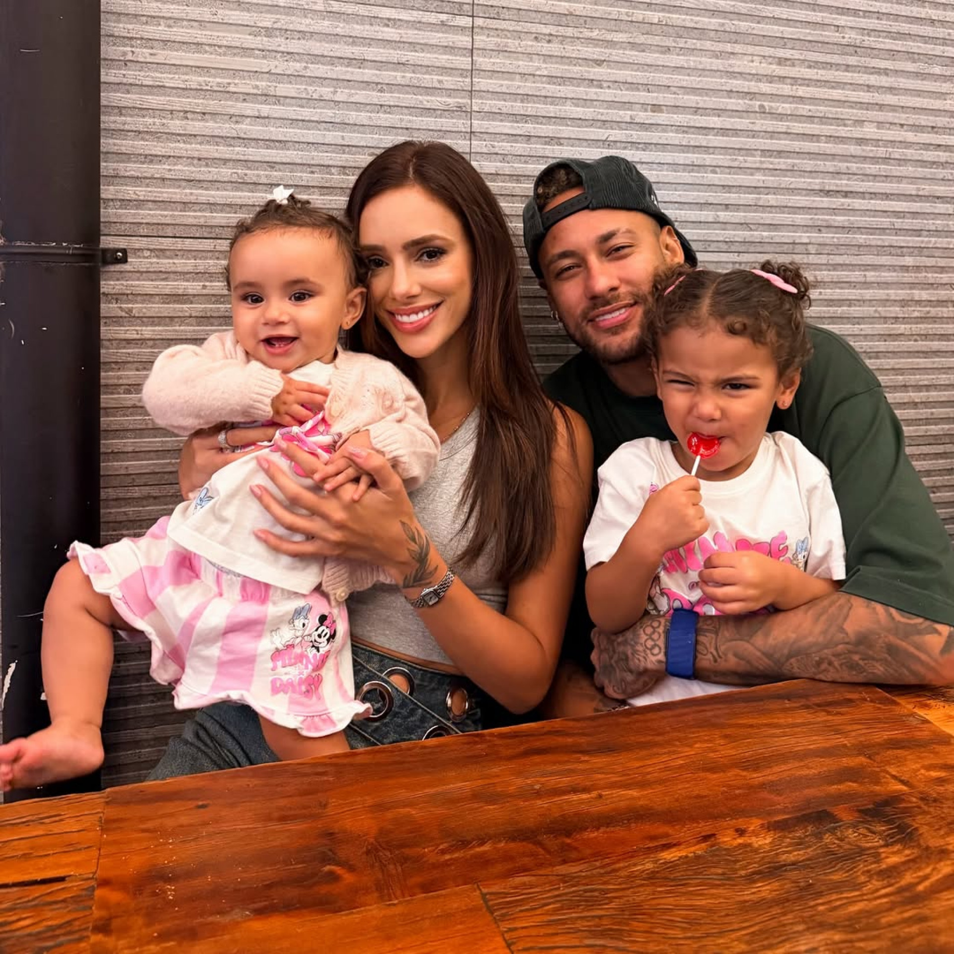 Neymar Jr., Bruna Biancardi e as filhas, Mavie e Mel - Reprodução / Instagram