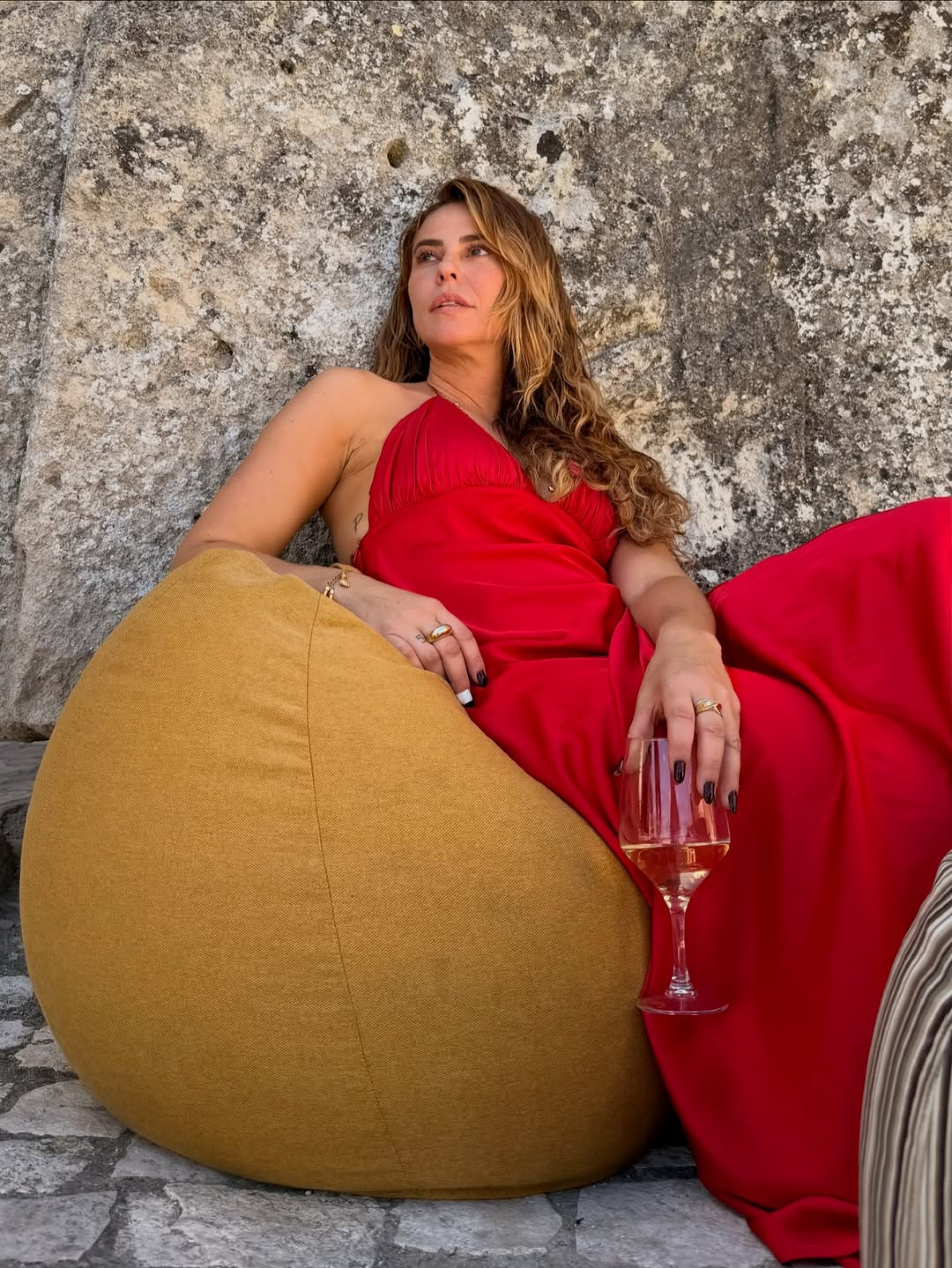 Paolla Oliveira bebe drink em viagem - Reprodução / Instagram