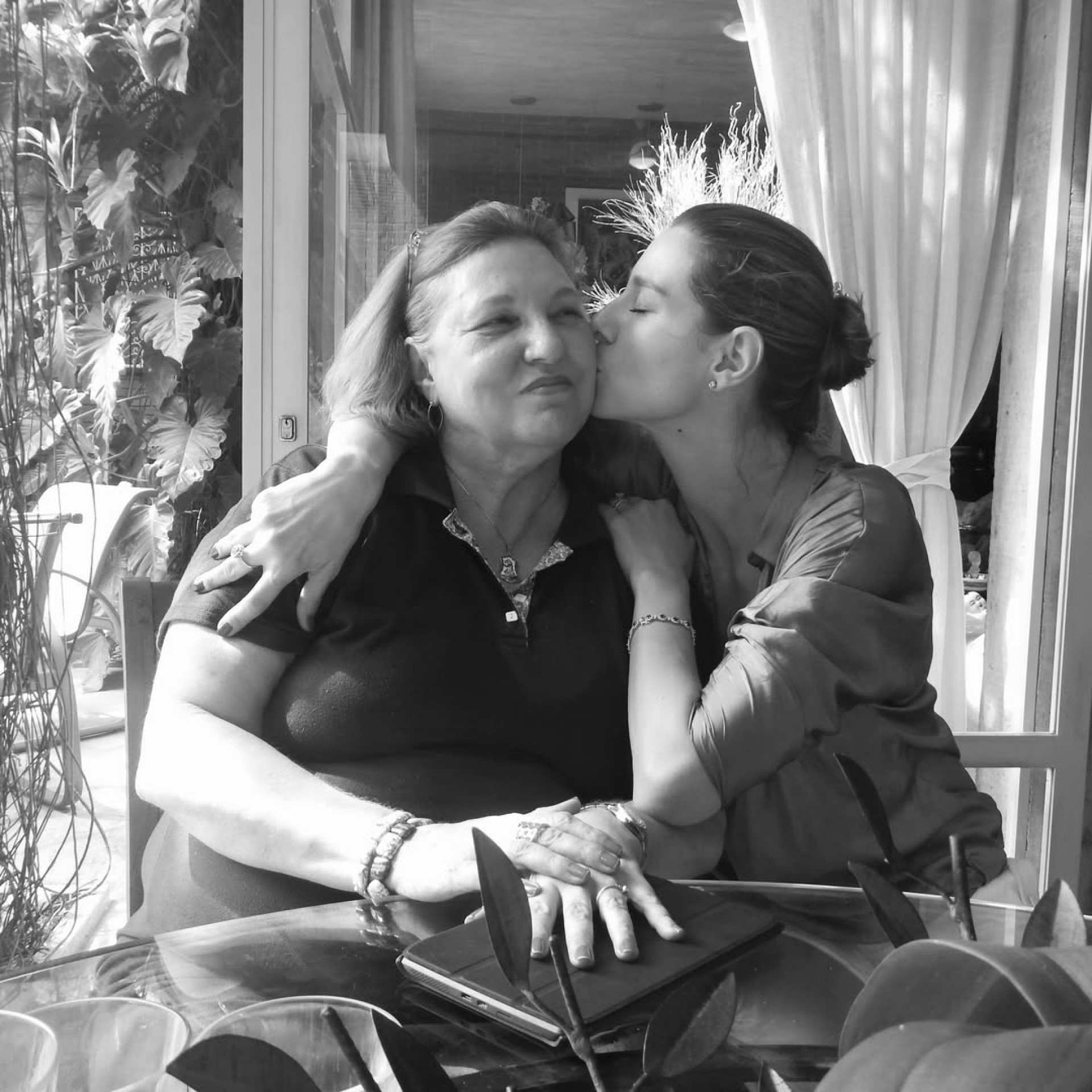 Lavinia Vlasak fez homenagem após morte da mãe   - Reprodução/Instagram 