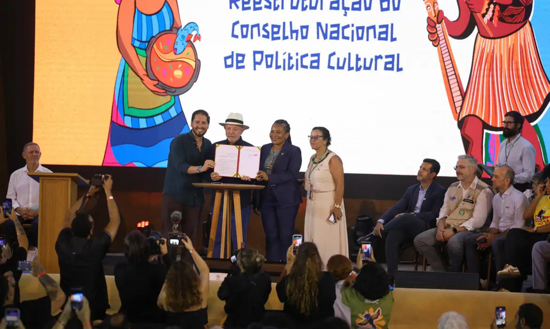 Lula anuncia ações para fortalecer culturas tradicionais e populares