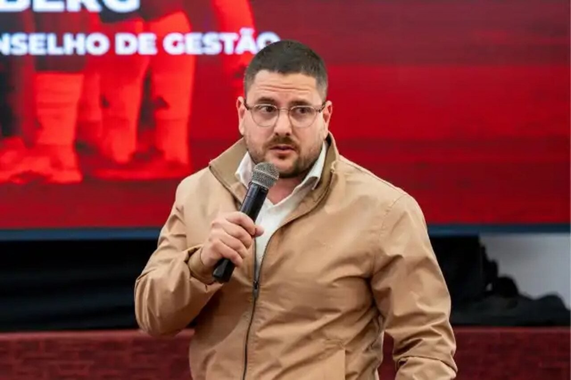 Internacional garante pagamentos em dia, e admite press&atilde;o no caixa